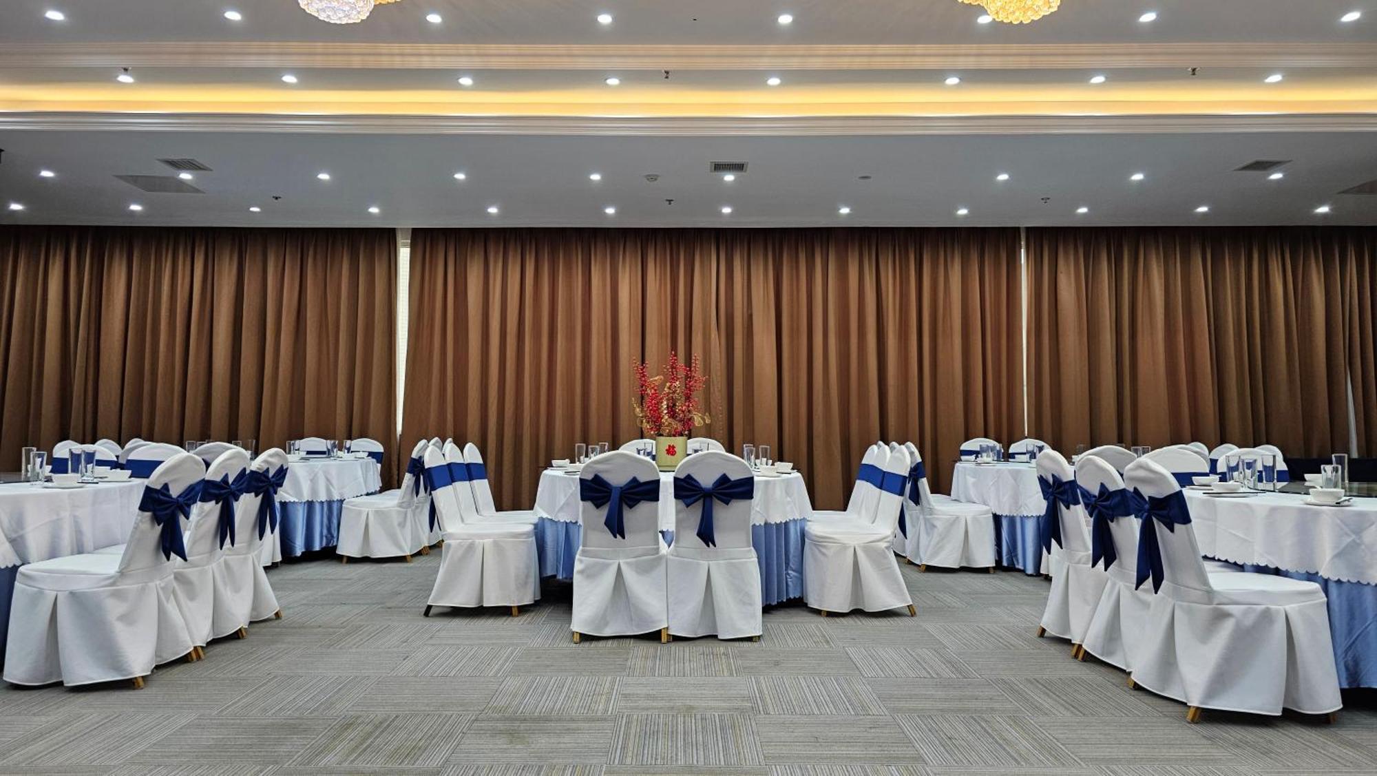 Holiday Inn Express Chengdu Tianfu Square By Ihg - Chunxi Road And Kuanzhai Alley Exterior foto