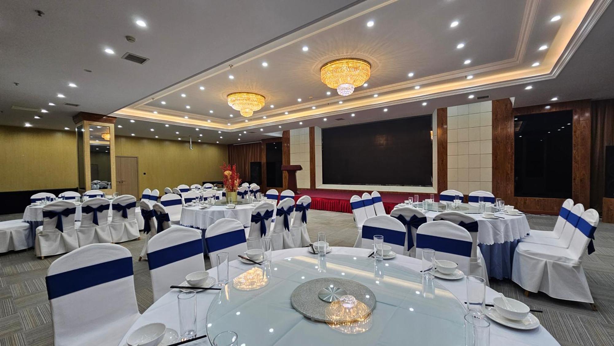 Holiday Inn Express Chengdu Tianfu Square By Ihg - Chunxi Road And Kuanzhai Alley Exterior foto
