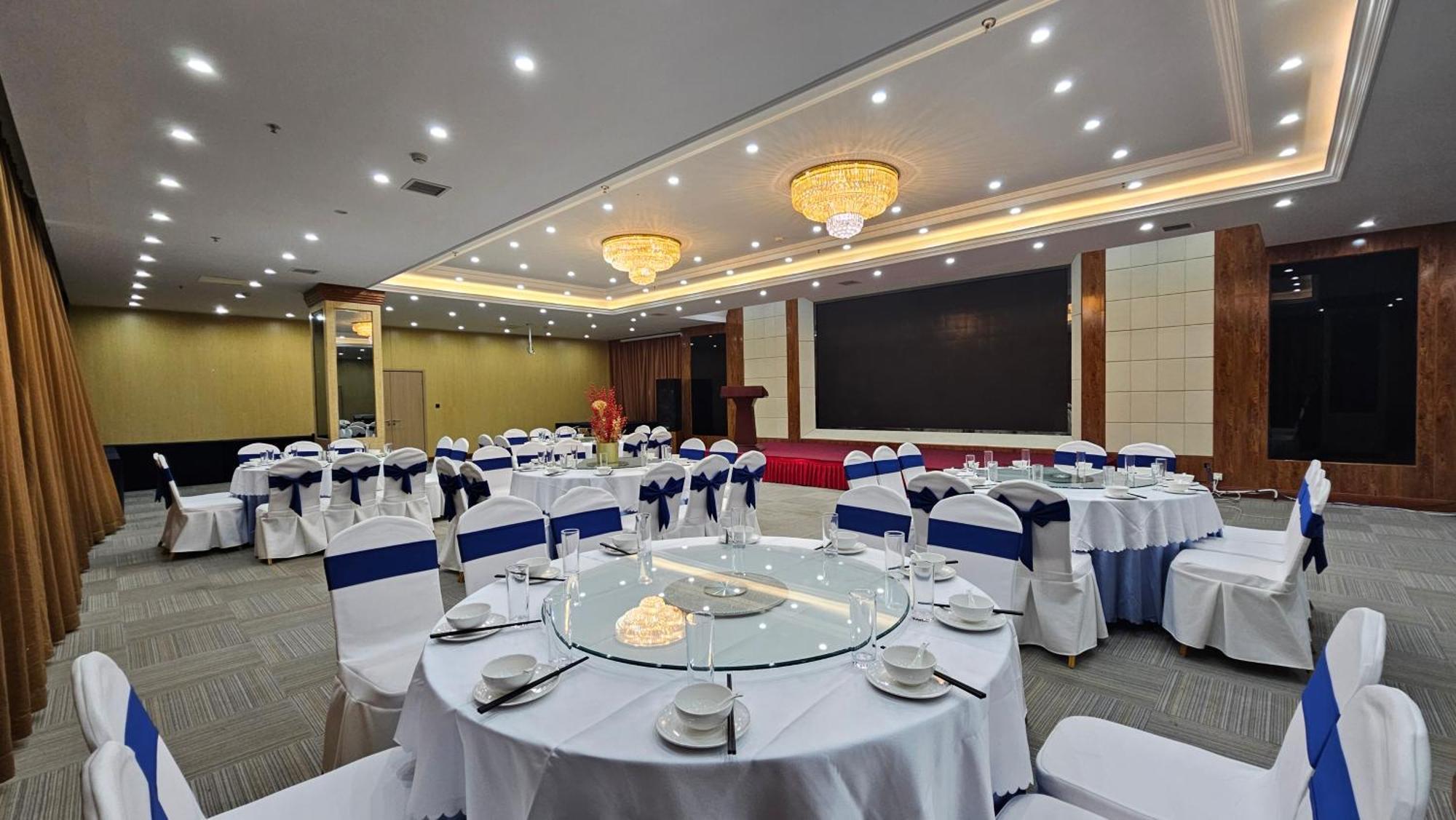 Holiday Inn Express Chengdu Tianfu Square By Ihg - Chunxi Road And Kuanzhai Alley Exterior foto