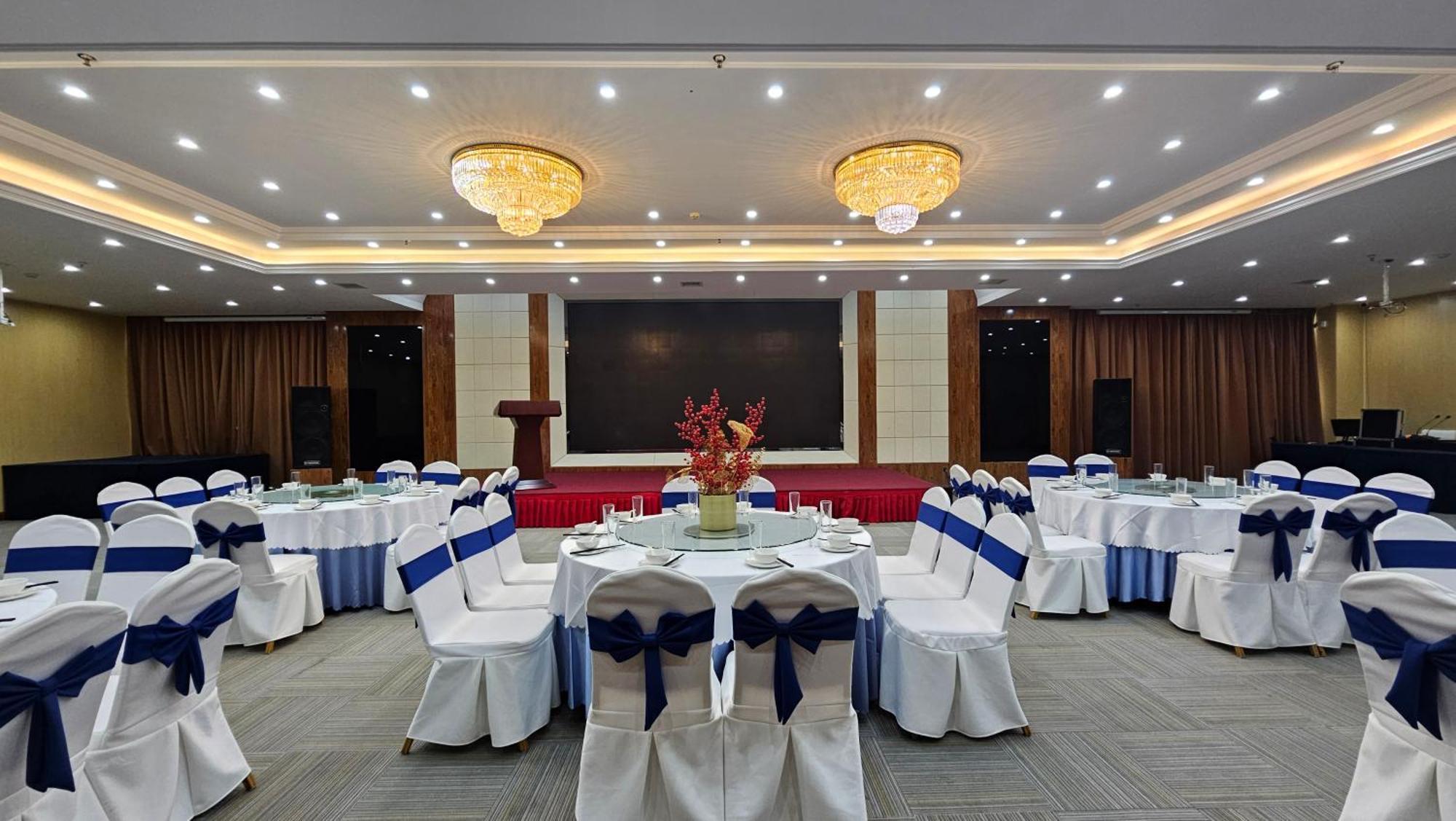 Holiday Inn Express Chengdu Tianfu Square By Ihg - Chunxi Road And Kuanzhai Alley Exterior foto