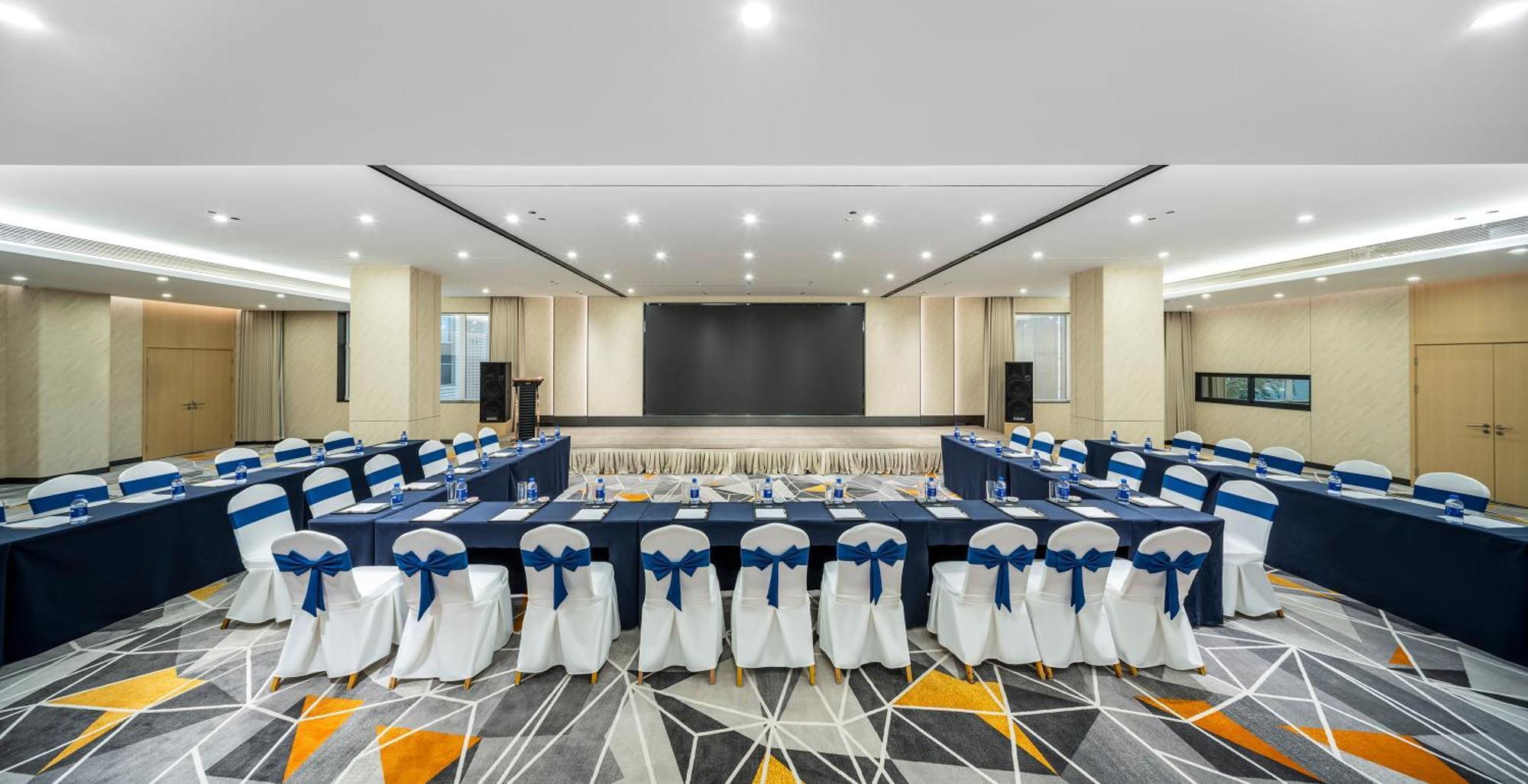 Holiday Inn Express Chengdu Tianfu Square By Ihg - Chunxi Road And Kuanzhai Alley Exterior foto