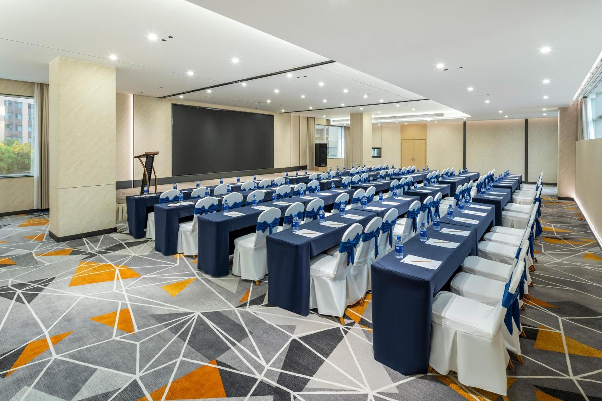 Holiday Inn Express Chengdu Tianfu Square By Ihg - Chunxi Road And Kuanzhai Alley Exterior foto