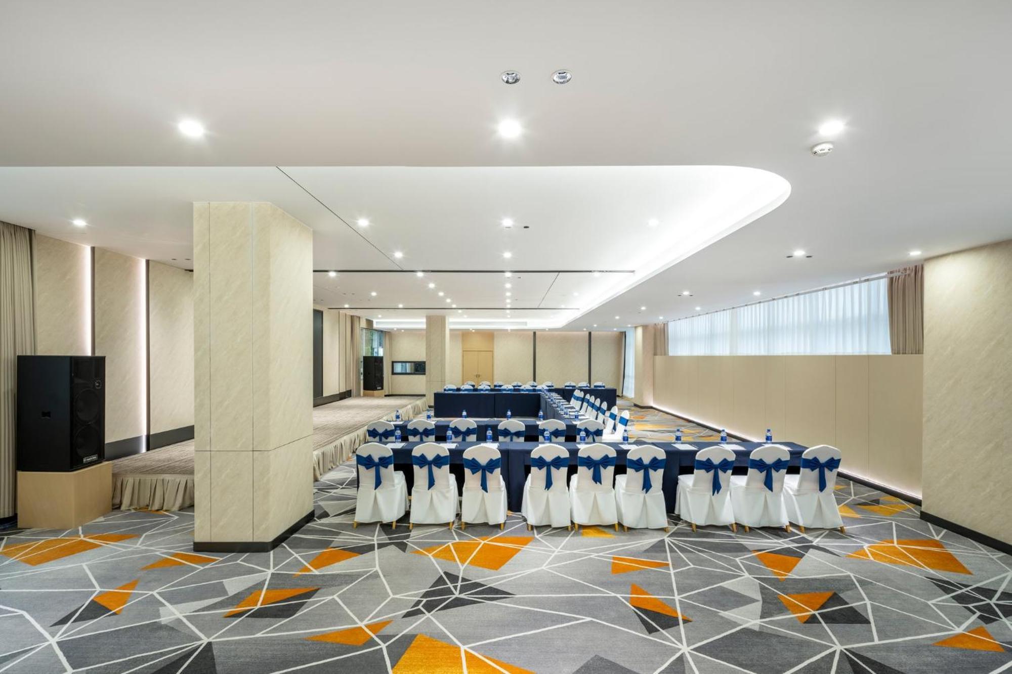 Holiday Inn Express Chengdu Tianfu Square By Ihg - Chunxi Road And Kuanzhai Alley Exterior foto