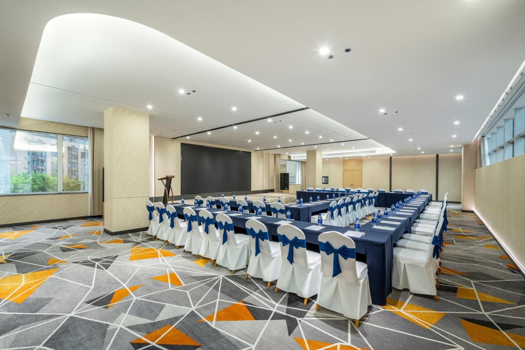 Holiday Inn Express Chengdu Tianfu Square By Ihg - Chunxi Road And Kuanzhai Alley Exterior foto