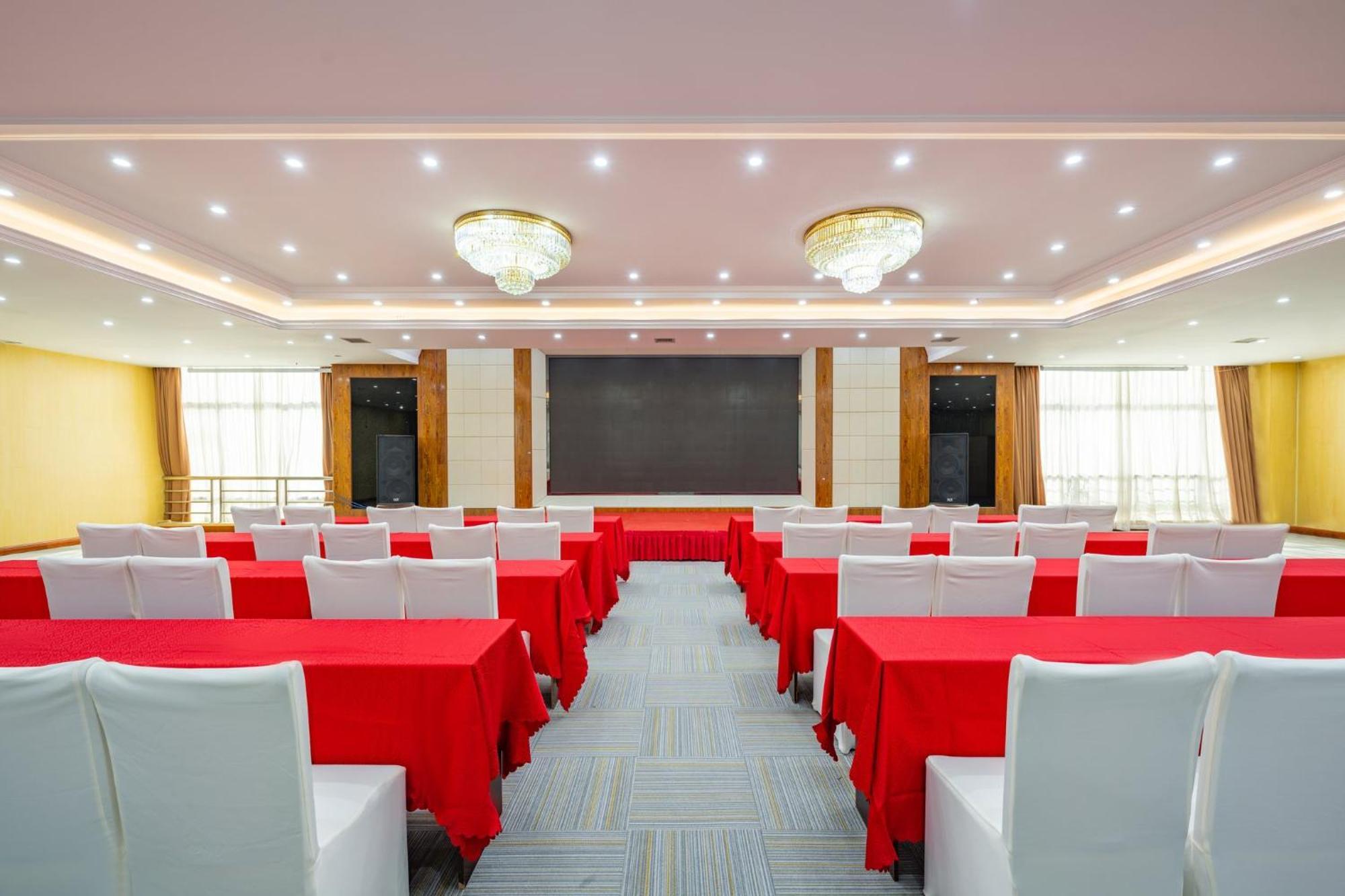 Holiday Inn Express Chengdu Tianfu Square By Ihg - Chunxi Road And Kuanzhai Alley Exterior foto